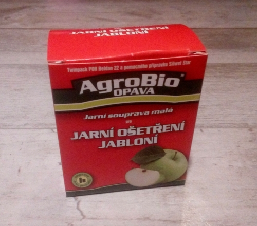 Jarní souprava NA JABLONĚ